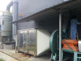 RCO催化燃燒設(shè)備在化工廠安裝現(xiàn)場